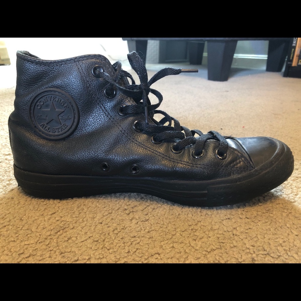 Unisex Black Leather Converse